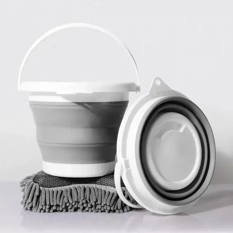 Foldable bucket 10 liter capacity.