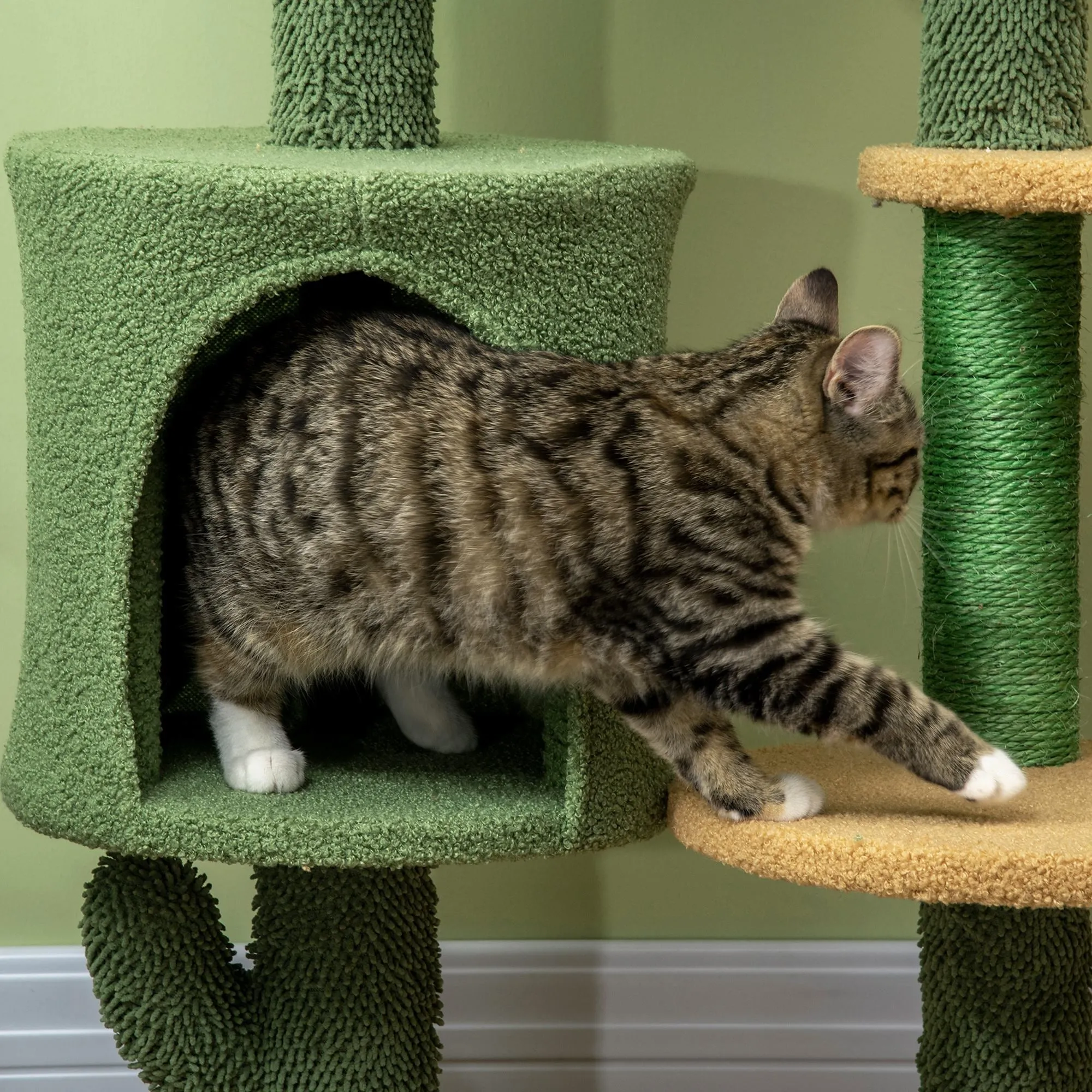 PawHut Multi Level Cat Tree w/ Scratching Post, Cat House and Bed - Green